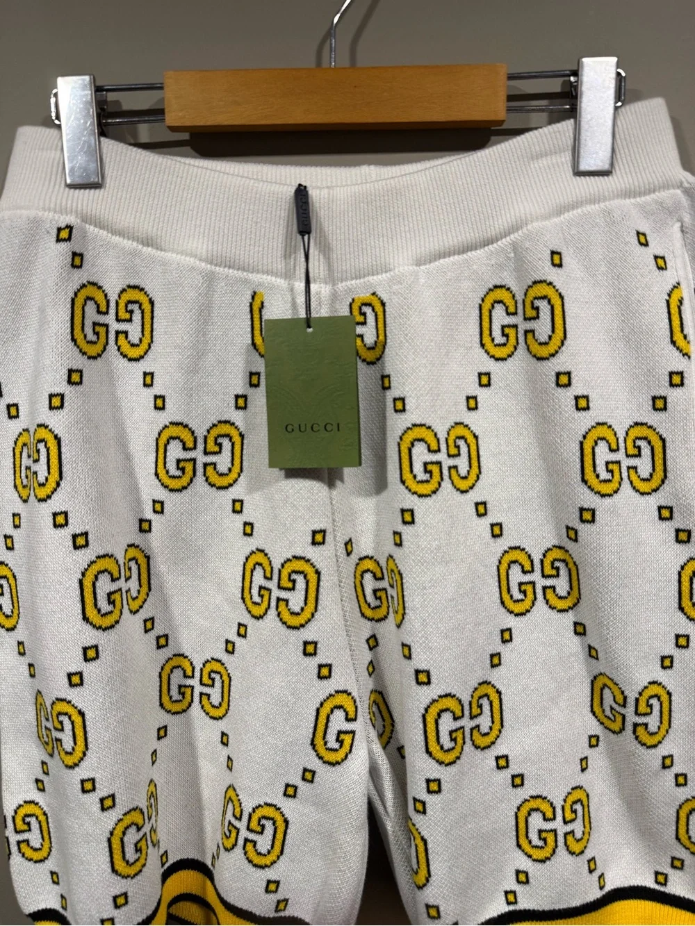 Gucci GG-intarsia knitted monogram White & Yellow Knit Polo w/shorts (Set)
